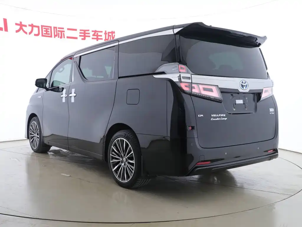Toyota Vellfire 2022 — фото 14