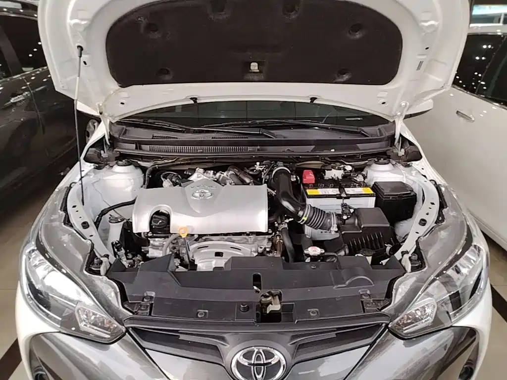 Toyota Yaris L 2021 — фото 20
