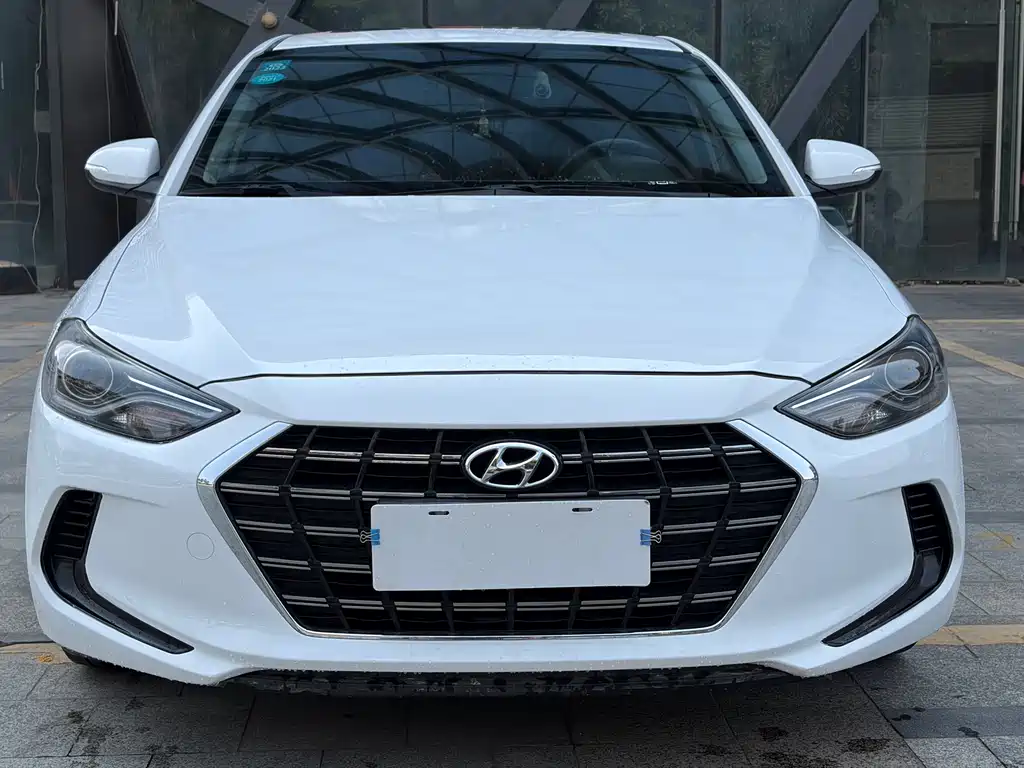 Hyundai Elantra 2020 — фото 2