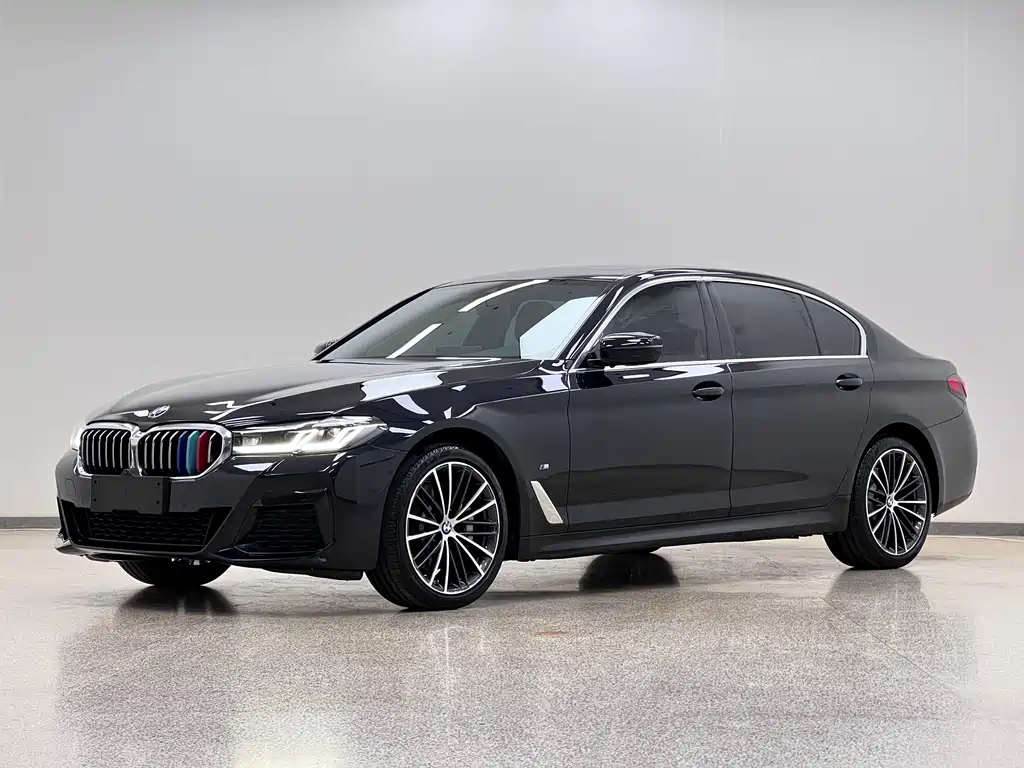 BMW 5 Series 2022 — фото 1