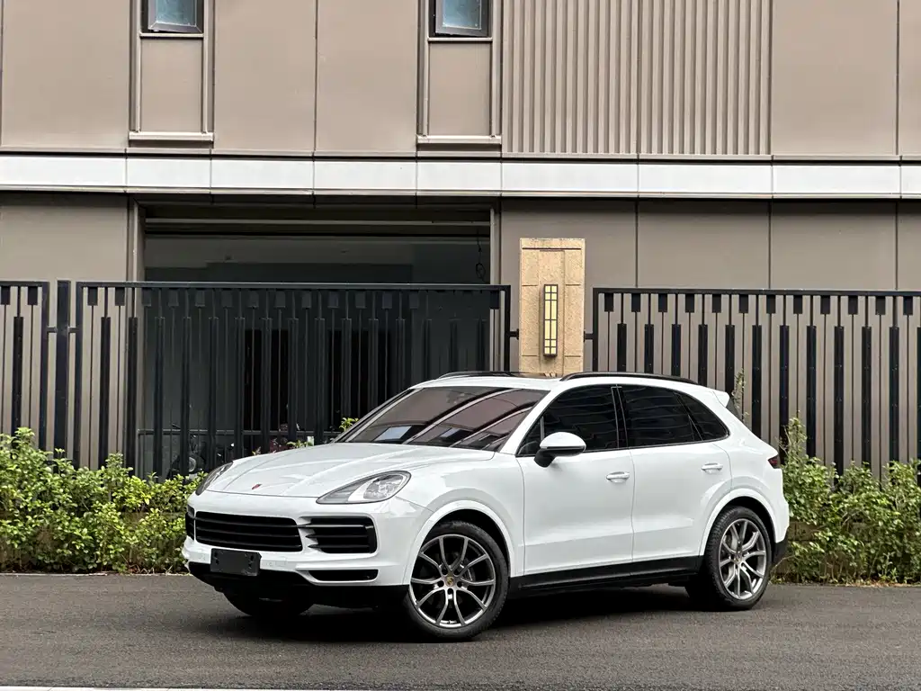 Porsche Cayenne 2022