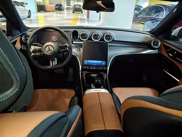 Mercedes-Benz C-Class 2024