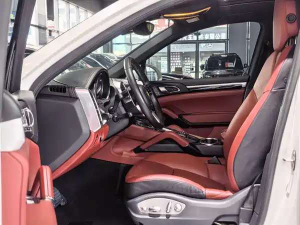 Porsche Cayenne 2016