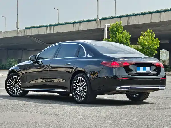 Mercedes-Benz E-Class 2024