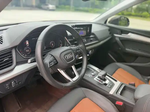 Audi Q5L 2020