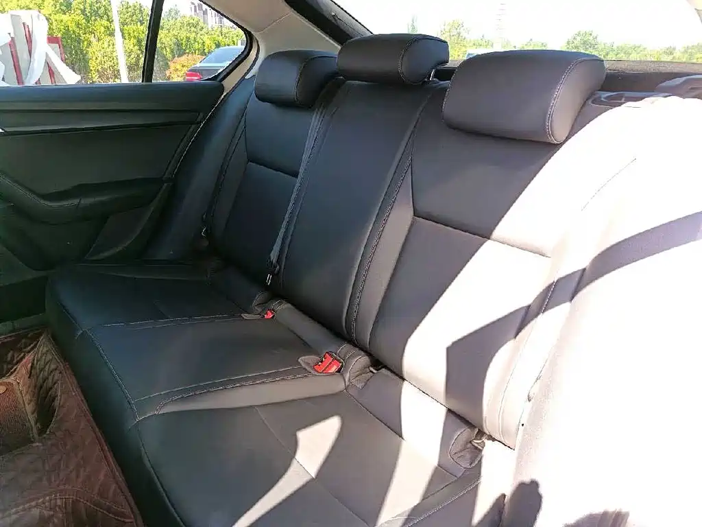 Skoda Octavia 2021 — фото 24