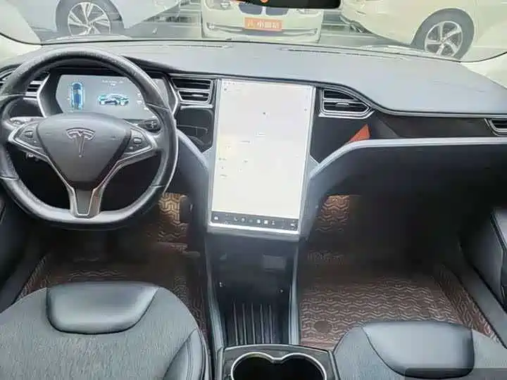 Tesla Model S 2016 — фото 9