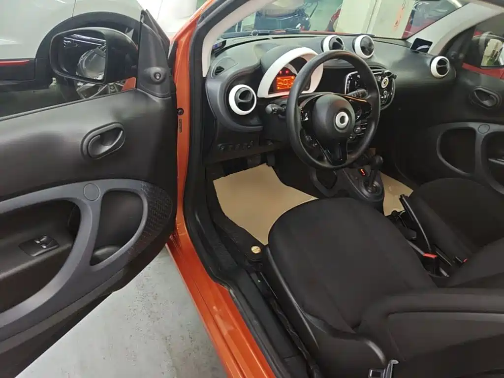 smart fortwo 2017 — фото 16