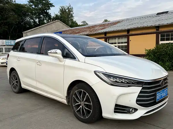 BYD Song MAX 2017