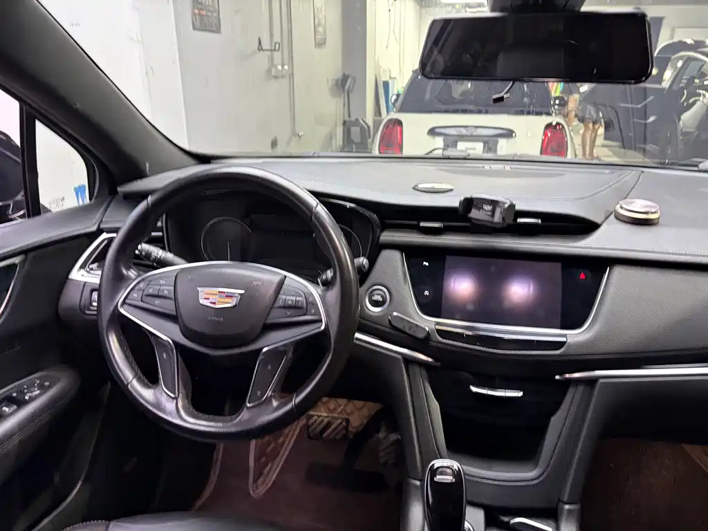 Cadillac XT5 2020 — фото 11