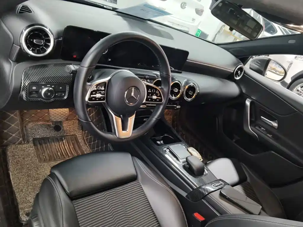 Mercedes-Benz A-Class 2021 — фото 10