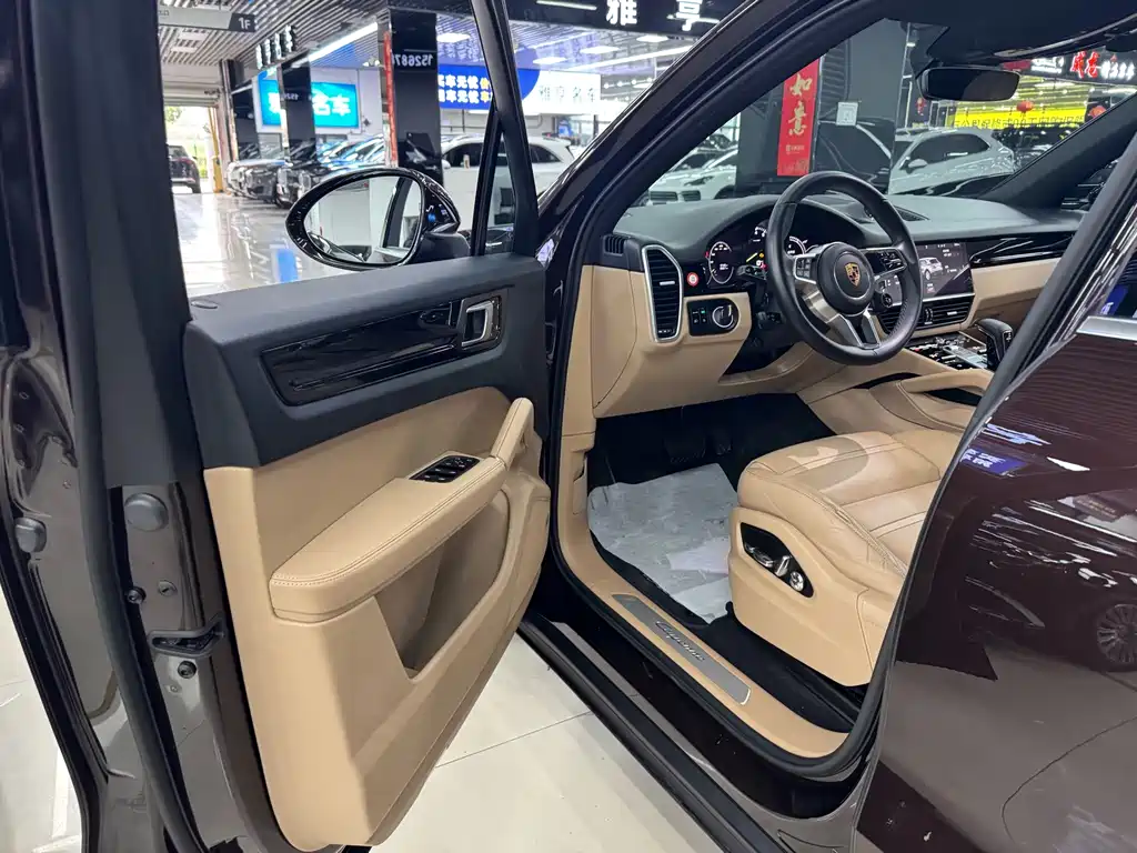Porsche Cayenne Hybrid 2019 — фото 4