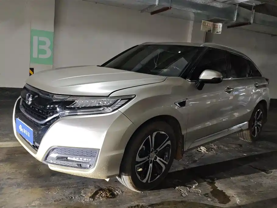 Honda UR-V 2017 — фото 1