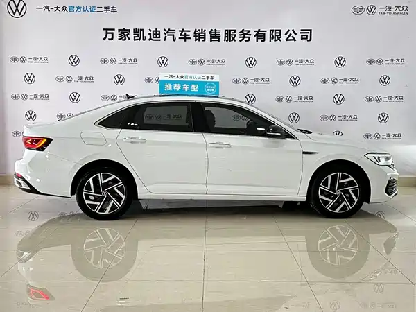 Volkswagen Sagitar 2024