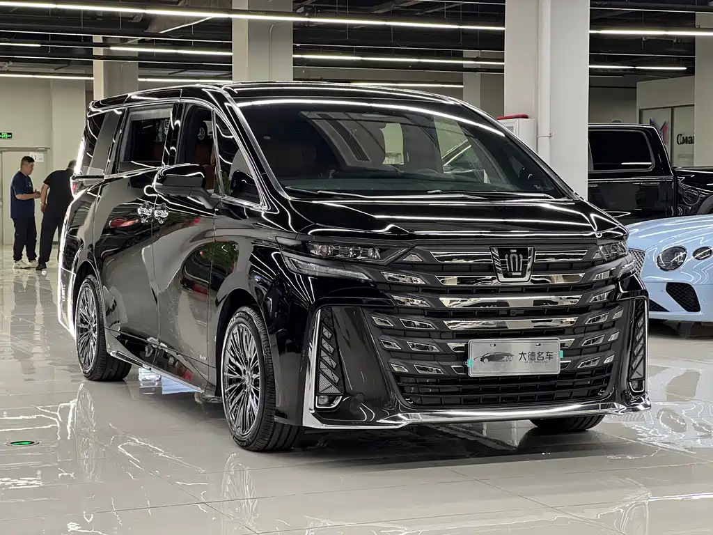 Toyota Vellfire 2025 — фото 3