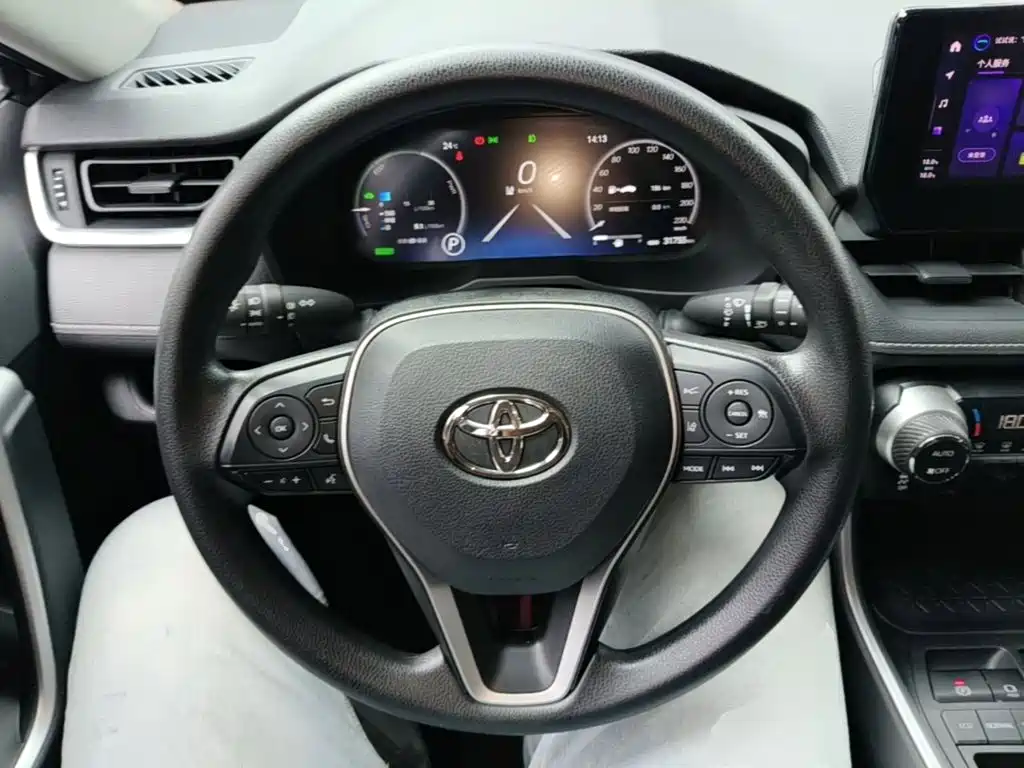 Toyota RAV4 2023 — фото 11