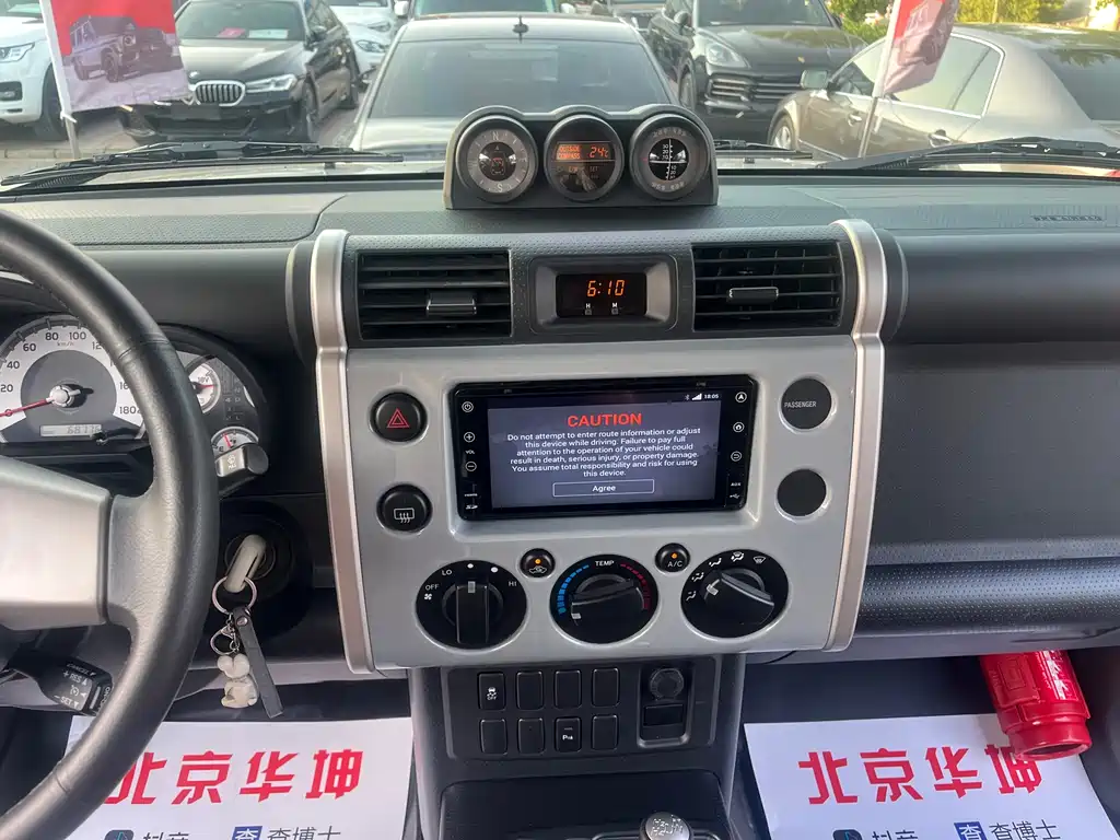 Toyota FJ Cruiser 2019 — фото 15