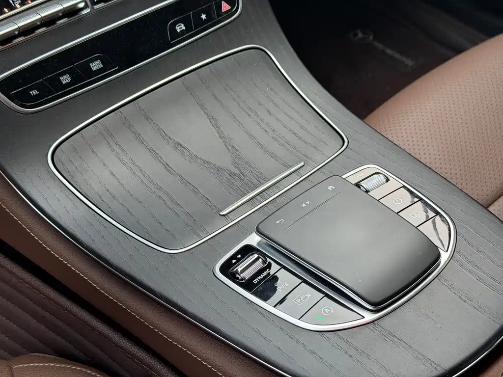 Mercedes-Benz E-Class 2020 — фото 13