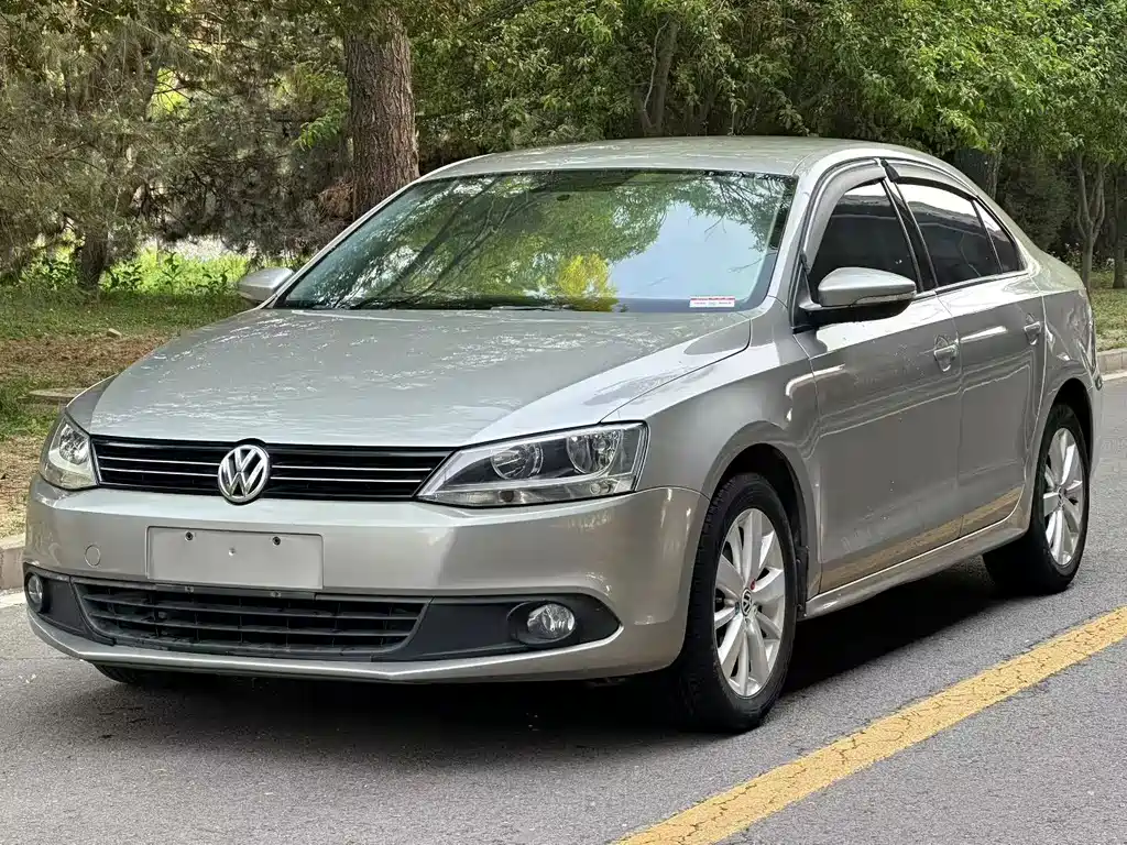 Volkswagen Sagitar 2014
