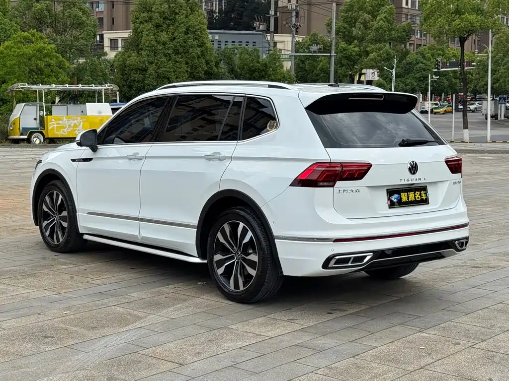Volkswagen Tiguan L 2024 — фото 9