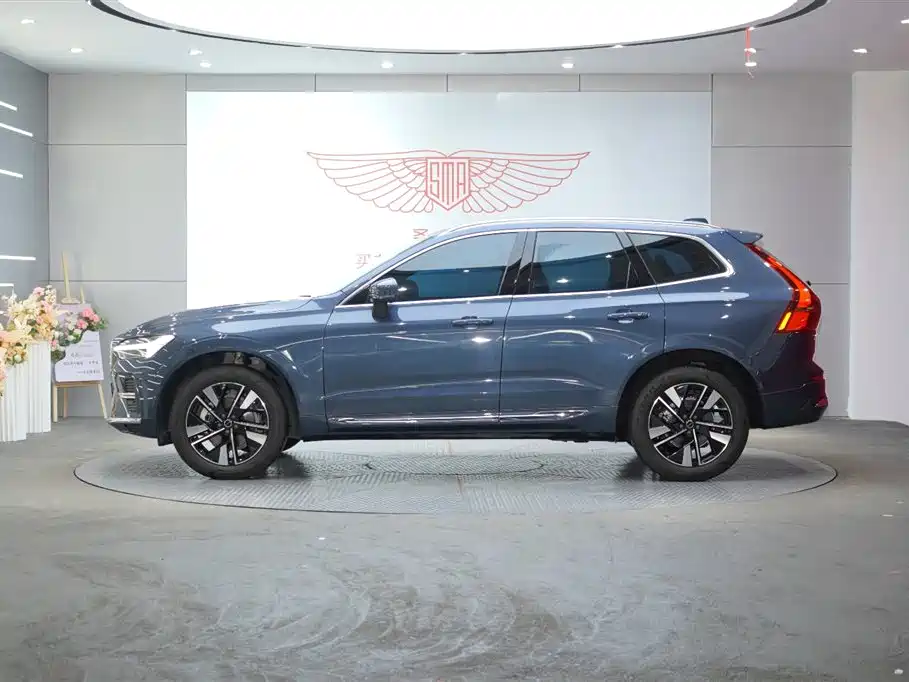 Volvo XC60 2025 — фото 4