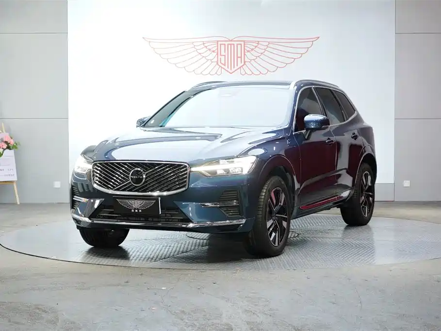 Volvo XC60 2025 — фото 1