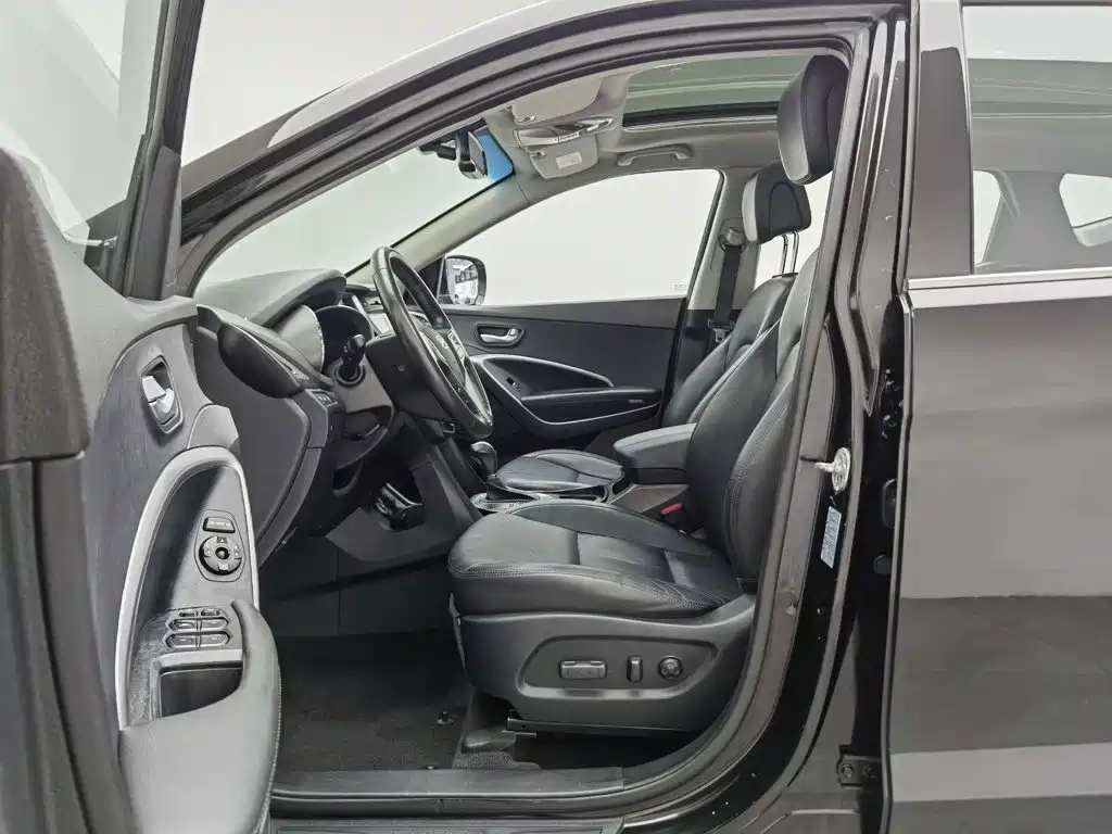 Hyundai Santa Fe 2015 — фото 10