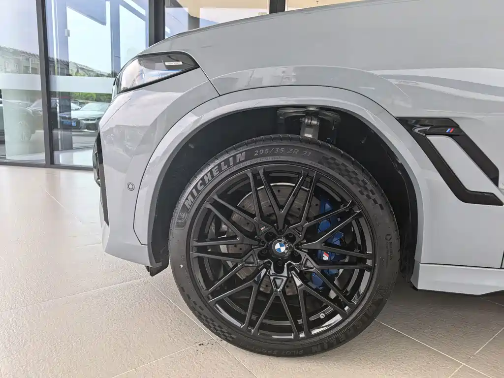 BMW X6 M 2025 — фото 3
