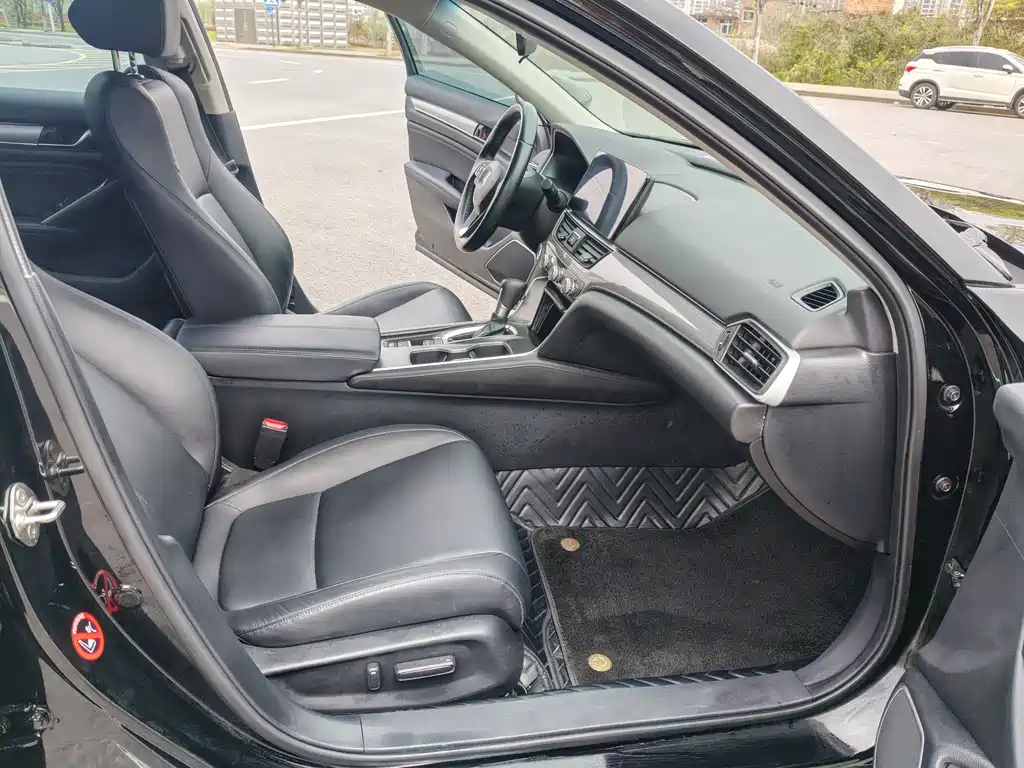 Honda Accord 2023 — фото 12