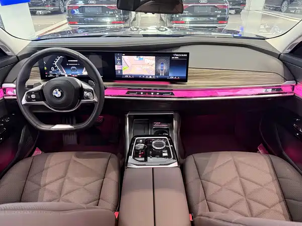 BMW 7 Series 2024