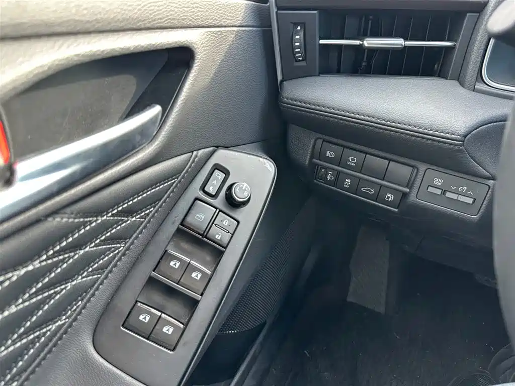 Toyota Avalon 2023 — фото 23
