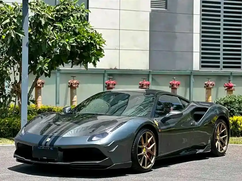 Ferrari 488 2018 — фото 1
