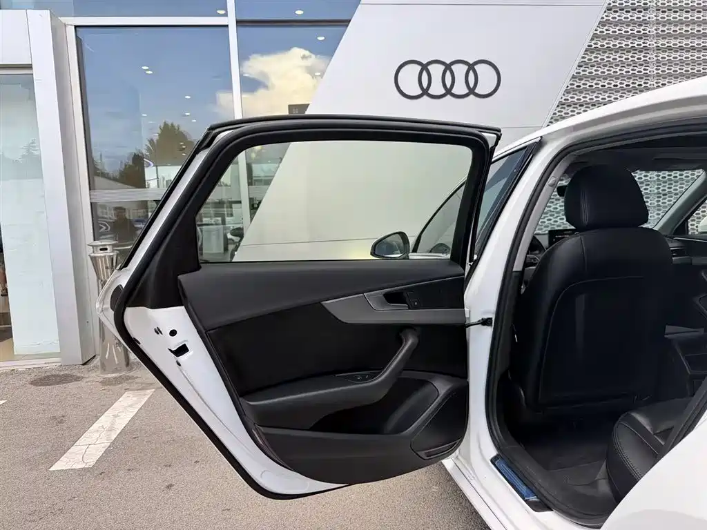 Audi A4L 2020 — фото 10