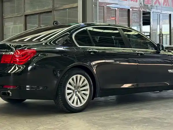 BMW 7 Series 2011