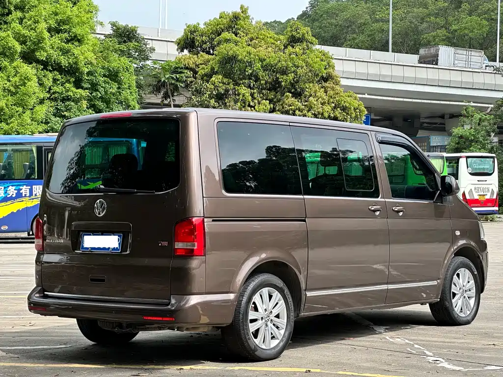Volkswagen Multivan 2015 — фото 4