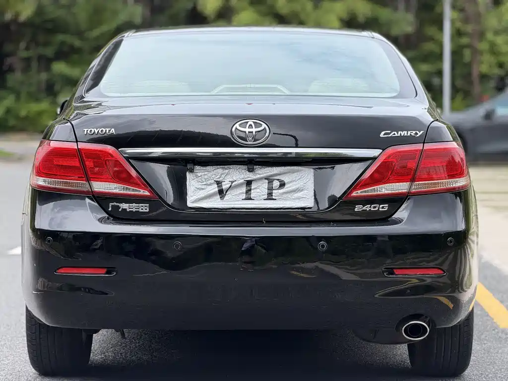 Toyota Camry 2011 — фото 10