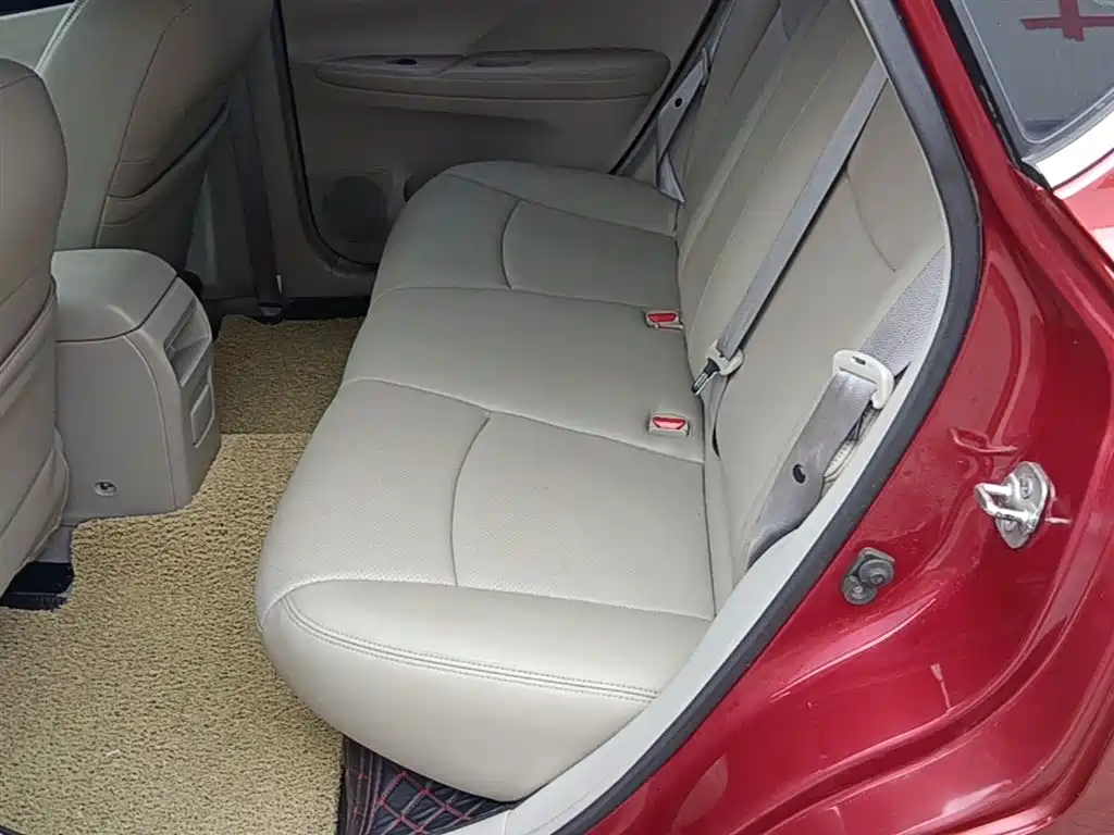 Nissan Tiida 2016 — фото 17
