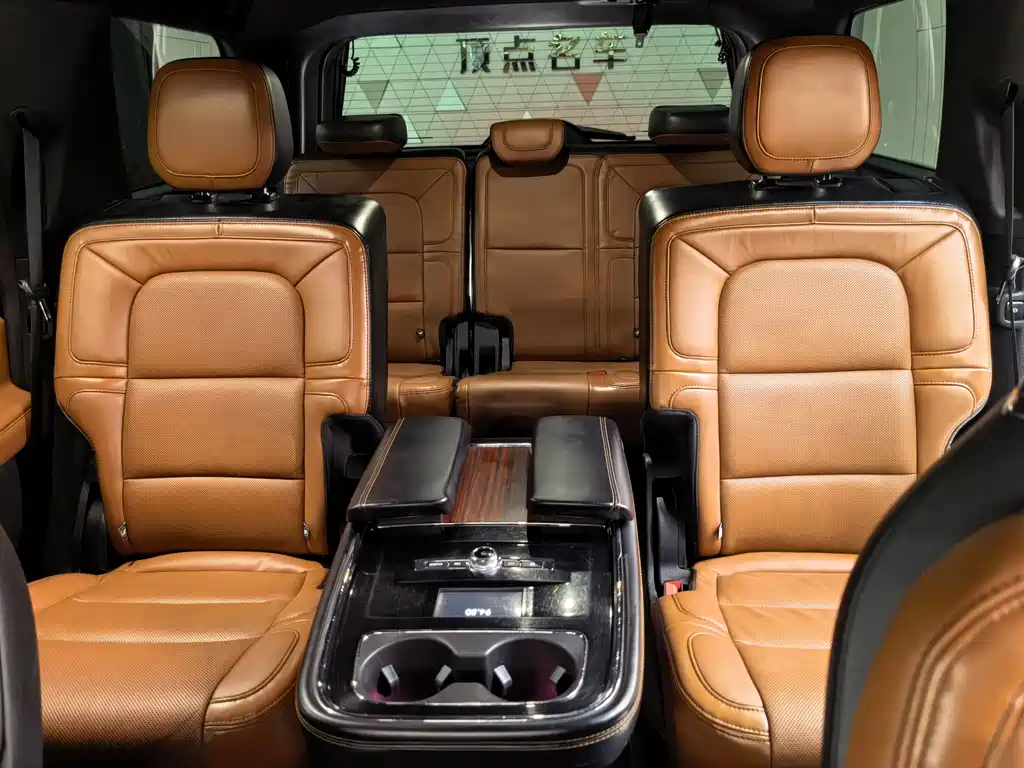 Lincoln Navigator 2021 — фото 10