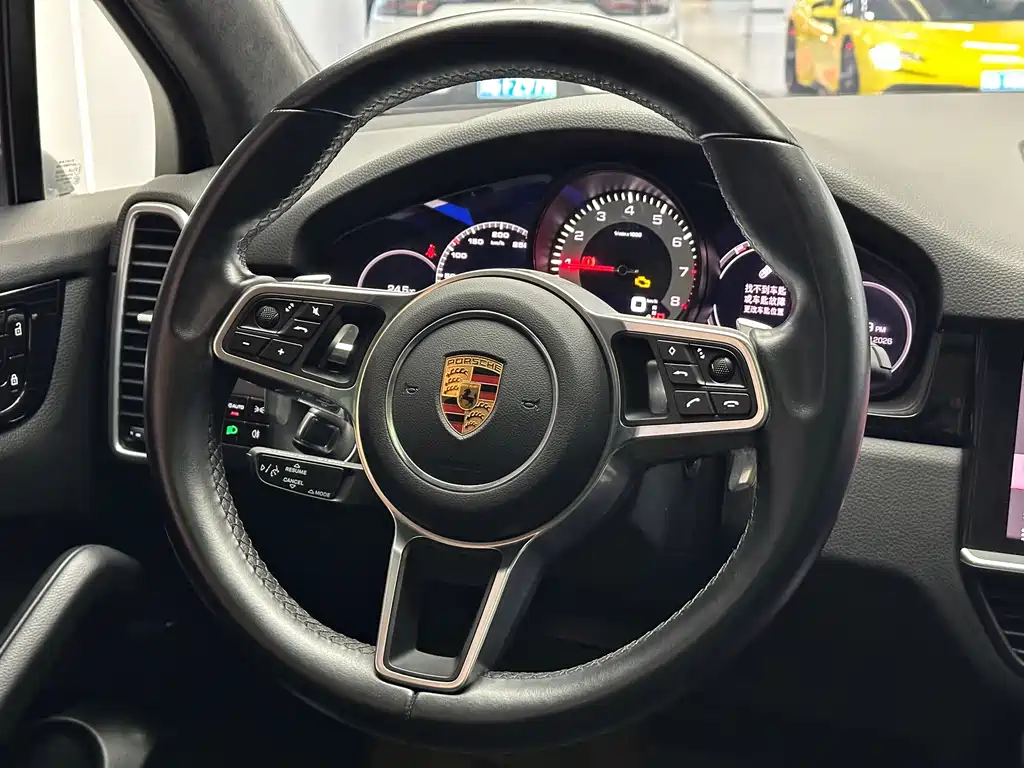 Porsche Cayenne 2021 — фото 13