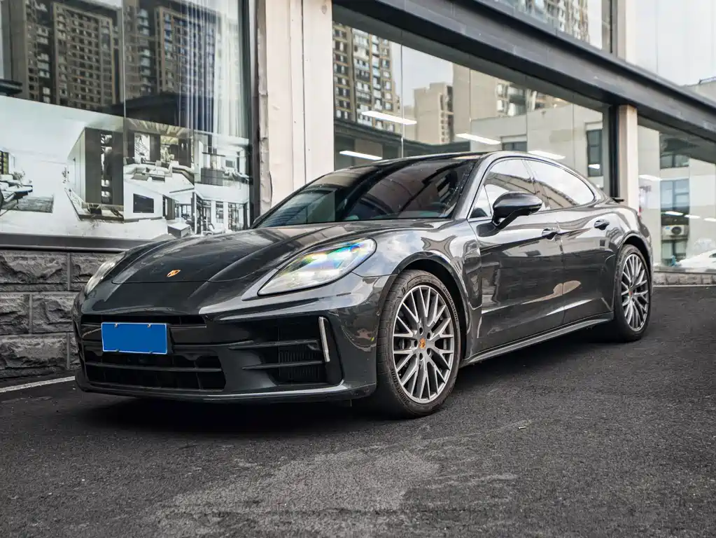 Porsche Panamera 2025 — фото 1