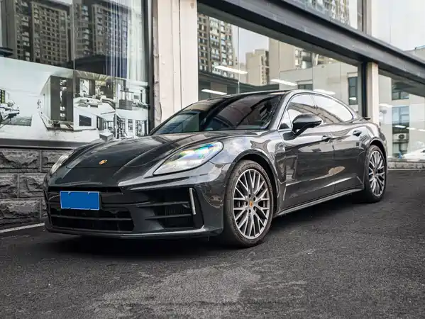 Porsche Panamera 2025