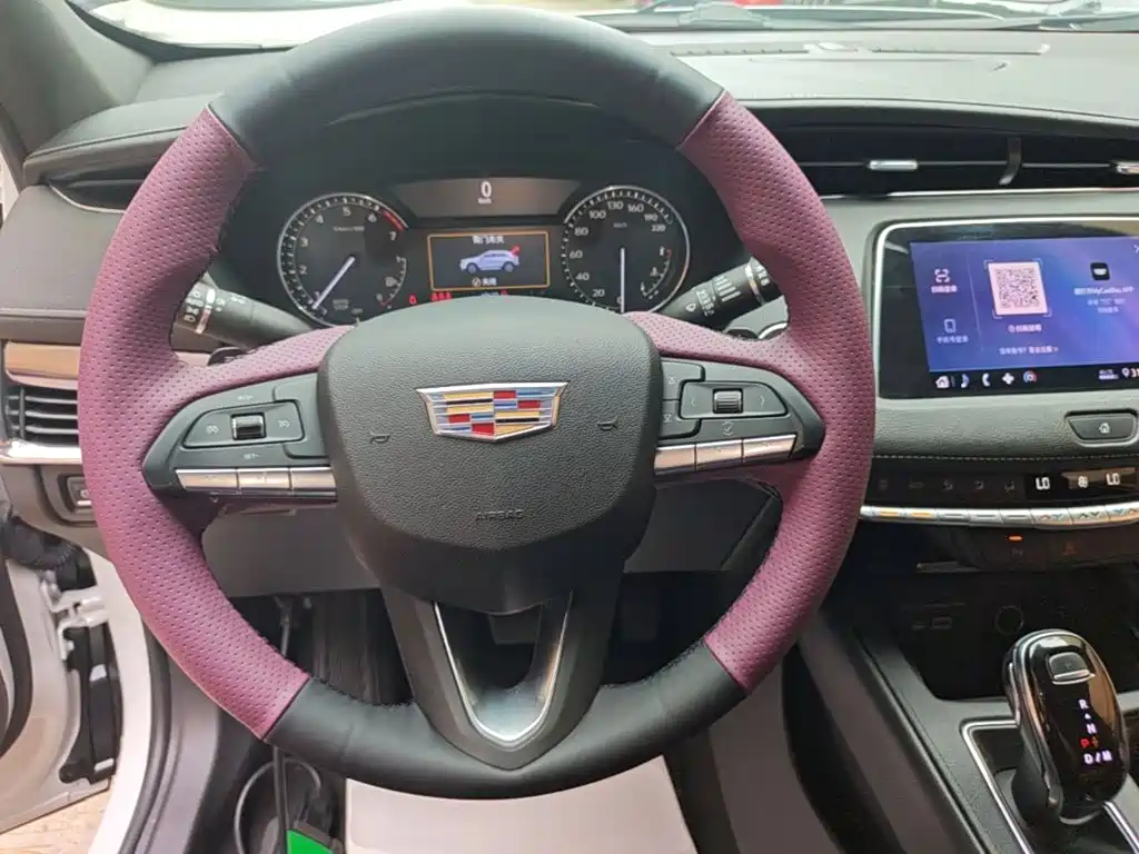 Cadillac XT4 2020 — фото 11