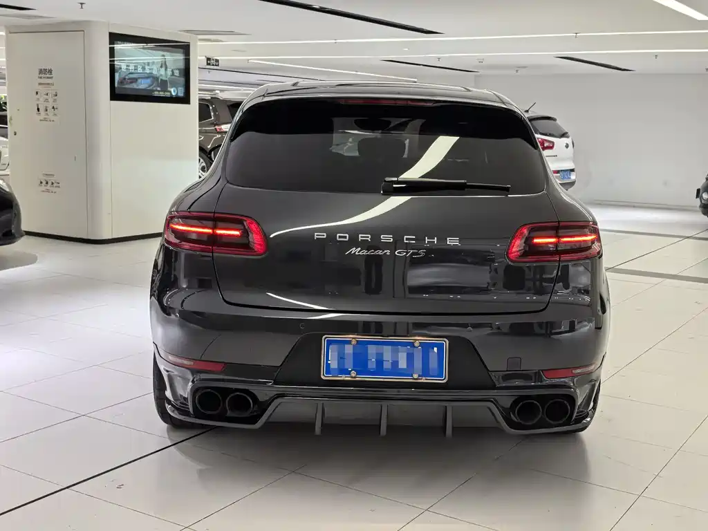 Porsche Macan 2018 — фото 14