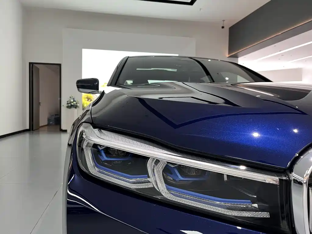 BMW 7 Series 2021 — фото 19