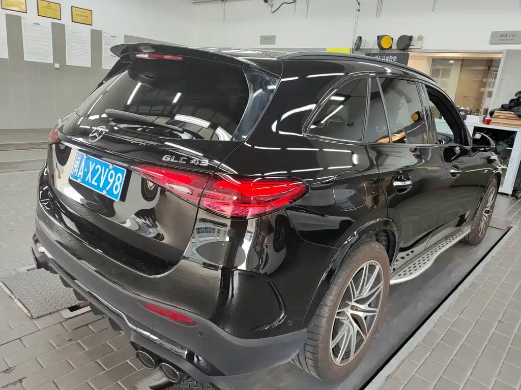 Mercedes-Benz GLC AMG 2025 — фото 2