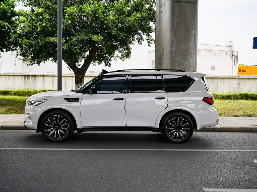 Infiniti QX80 2016 — фото 2