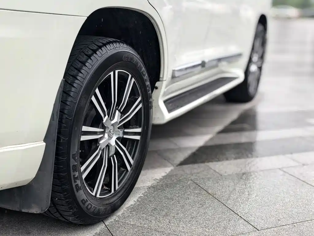 Toyota Land Cruiser 2020 — фото 27