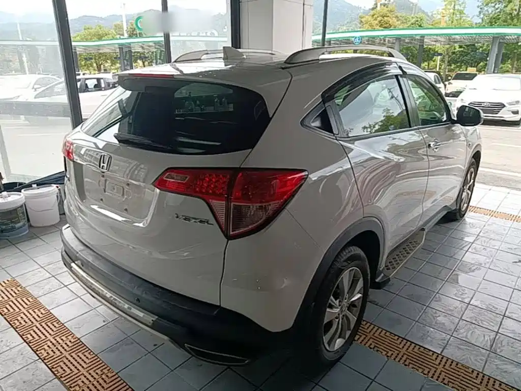 Honda Vezel 2015