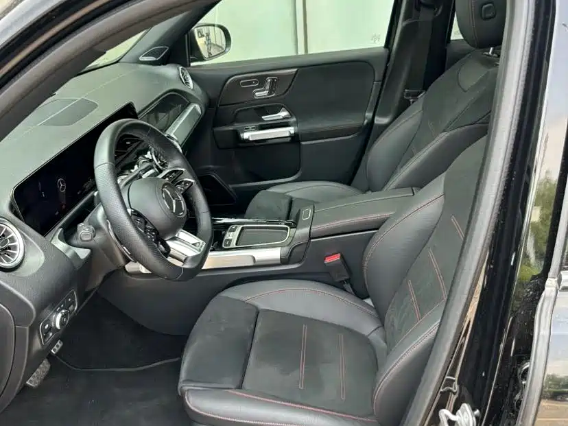 Mercedes-Benz GLB AMG 2025 — фото 3