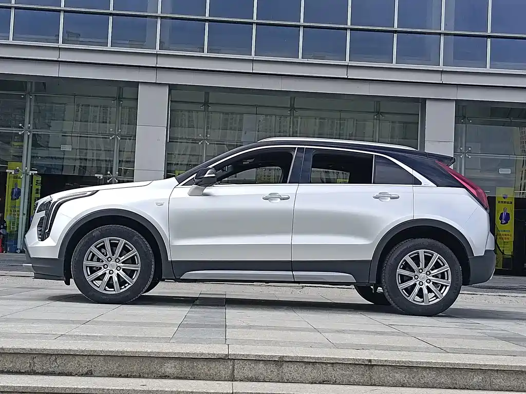 Cadillac XT4 2019 — фото 5